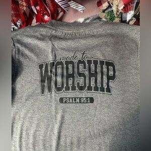 New Adult Small Gray 'Made to Worship' Graphic Tee